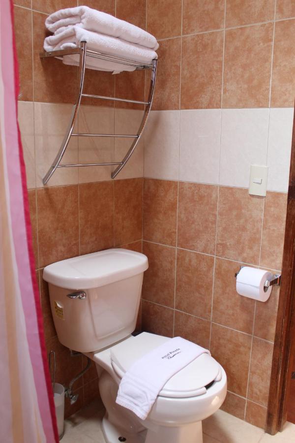 Hotel Posada Chamacuero Comonfort Bagian luar foto