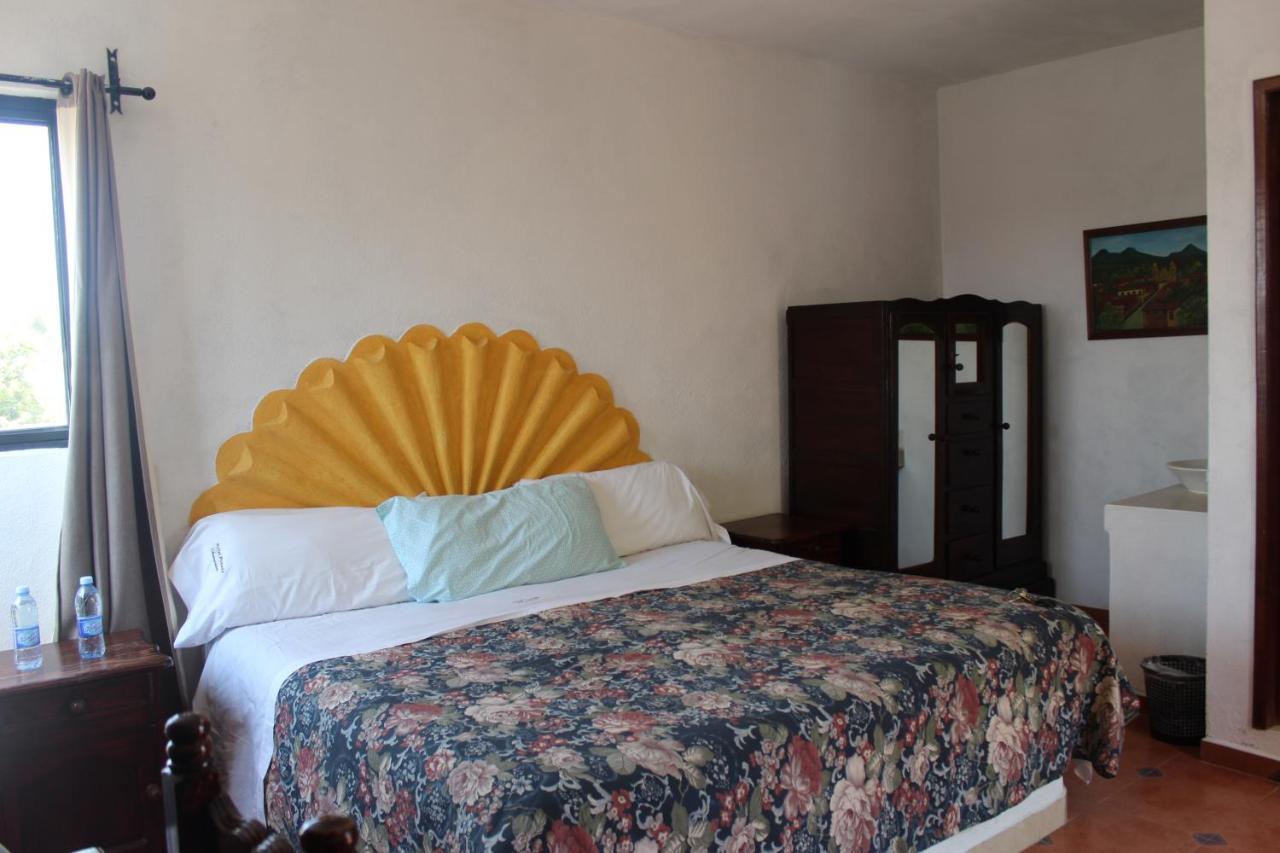 Hotel Posada Chamacuero Comonfort Bagian luar foto