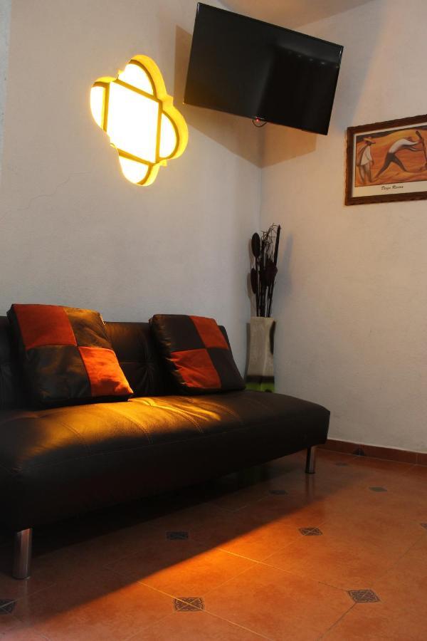 Hotel Posada Chamacuero Comonfort Bagian luar foto