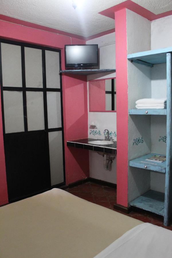 Hotel Posada Chamacuero Comonfort Bagian luar foto