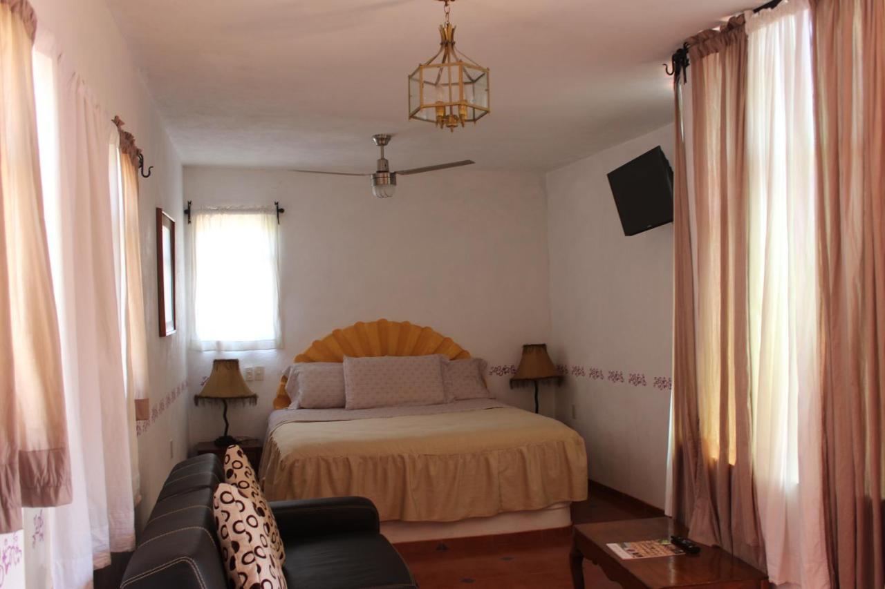 Hotel Posada Chamacuero Comonfort Bagian luar foto