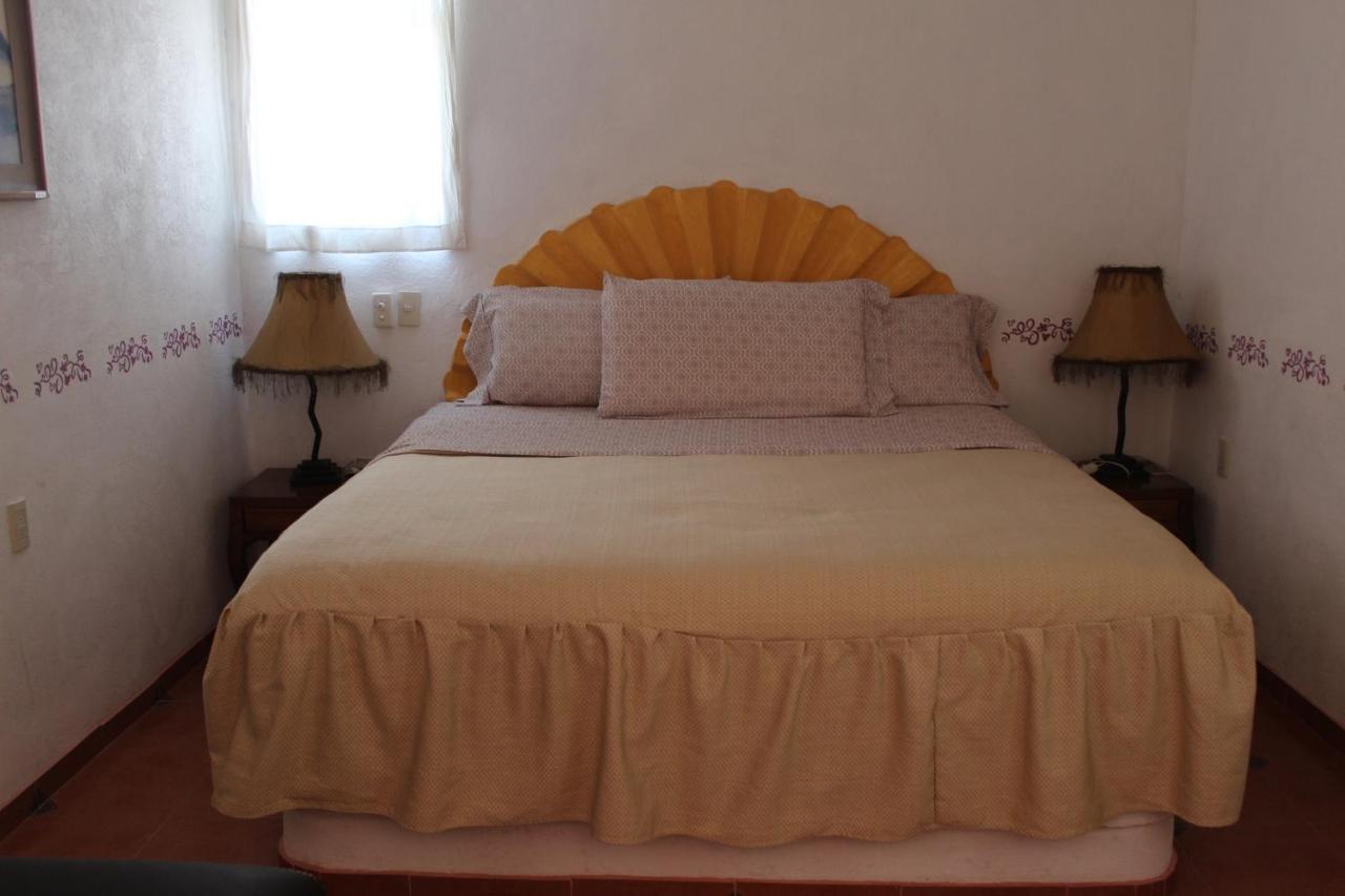 Hotel Posada Chamacuero Comonfort Bagian luar foto