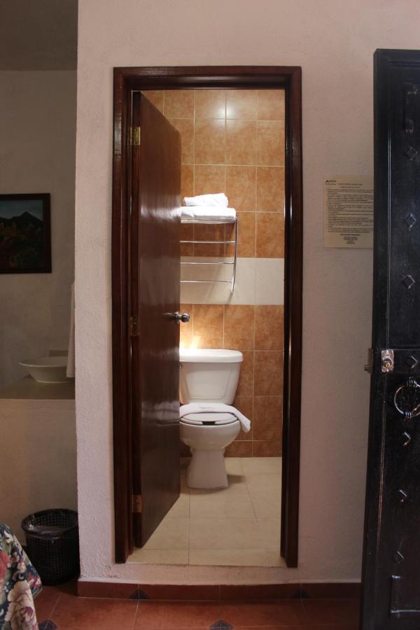 Hotel Posada Chamacuero Comonfort Bagian luar foto