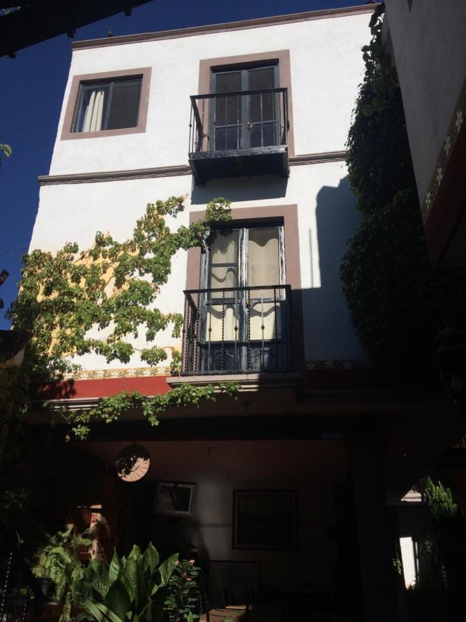 Hotel Posada Chamacuero Comonfort Bagian luar foto